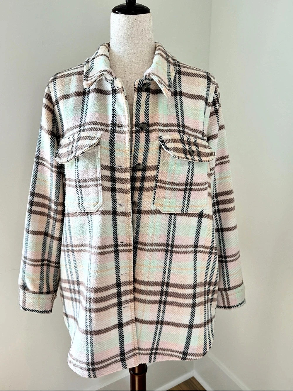 Universal Thread Plaid Shirt Jacket in Pink & Green Size Medium